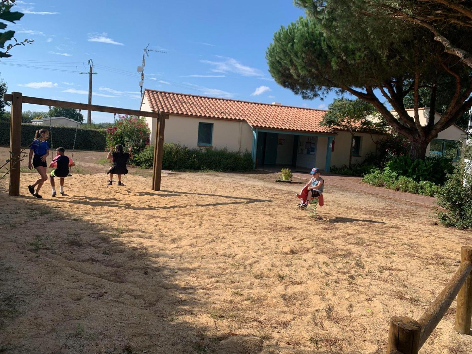 Camping Le Ragis Challans Exterior foto